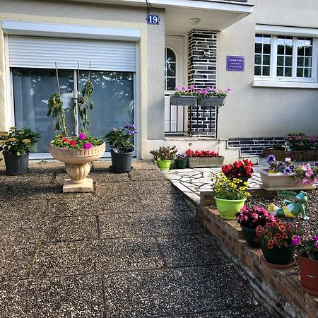 « Chez Annie » Bed and Breakfast Doué-la-Fontaine Eksteriør billede